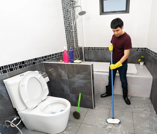Move-in Bathroom Cleaning