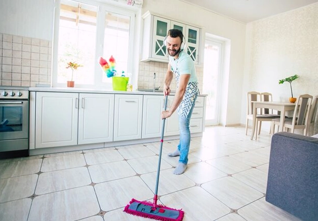 5 BHK Unfurnished Flat Cleaning